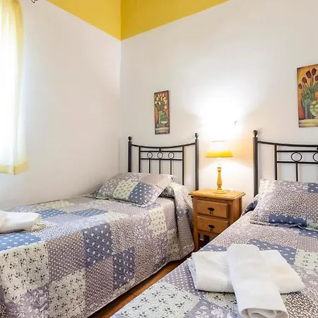 Vakantiehuis Stunning In With Wifi Nerja